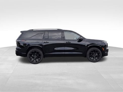 Used 2026 Chevrolet Traverse RS w/ LPO, Floor Liner Package FWD image 8
