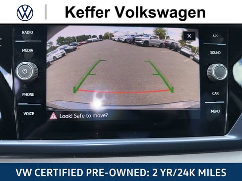 Certified 2023 Volkswagen Taos SE FWD image 33