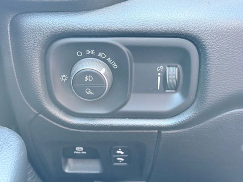 Used 2022 RAM 1500 Big Horn RWD image 11