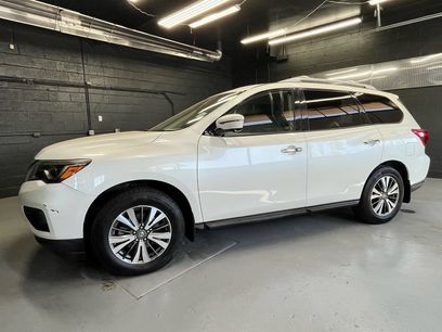 Used 2017 Nissan Pathfinder SL