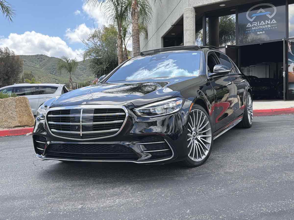Used 2023 Mercedes-Benz S 500 4MATIC w/ AMG Line image 2