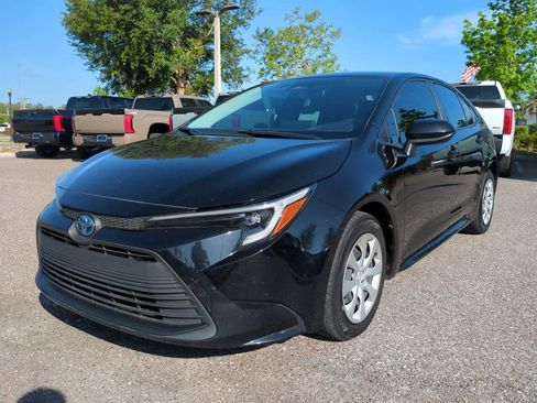 Certified 2023 Toyota Corolla LE image 2