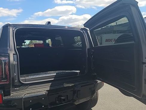 New 2026 GMC Hummer EV 3X w/ Carbon Fiber Edition Package AWD/4WD image 9