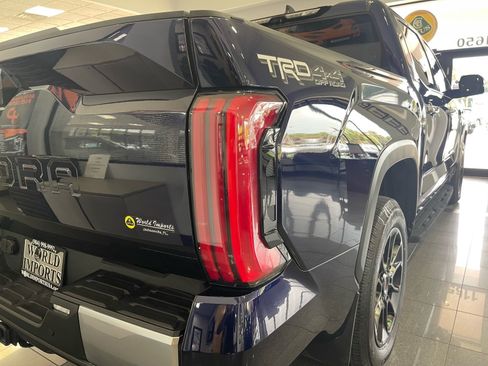 Used 2022 Toyota Tundra Limited w/ TRD Off-Road Package AWD/4WD image 17