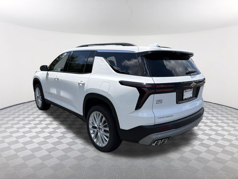 New 2026 Chevrolet Traverse LT w/ Driver Confidence Package FWD image 7