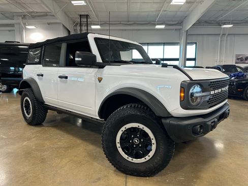 Used 2023 Ford Bronco Badlands w/ Sasquatch Package image 2
