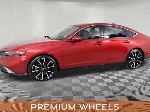 Used 2024 Honda Accord Touring image 10