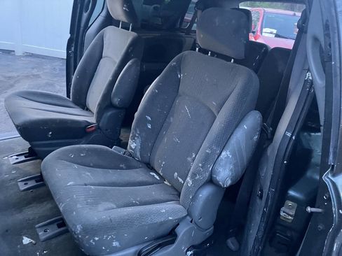 Used 2004 Dodge Grand Caravan SE w/ Popular Equipment Group FWD image 23
