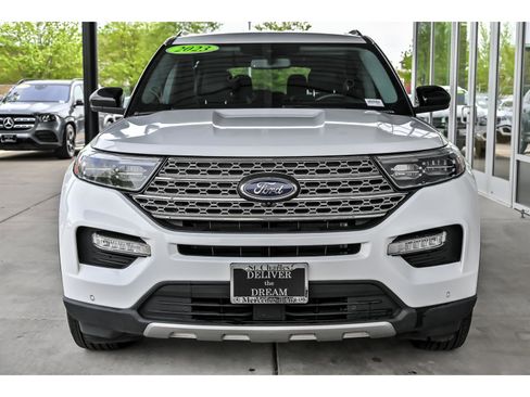 Used 2023 Ford Explorer Limited AWD/4WD image 4
