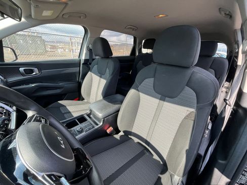 Used 2023 Kia Sorento LX FWD image 37