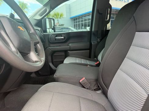 Used 2020 Chevrolet Silverado 2500 Custom w/ Custom Value Package AWD/4WD image 8