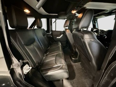 Used 2017 Jeep Wrangler Unlimited Rubicon image 24