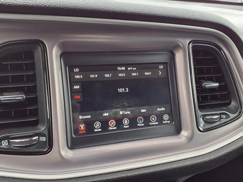 Used 2022 Dodge Challenger GT image 4