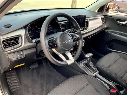 Used 2023 Kia Rio S image 18