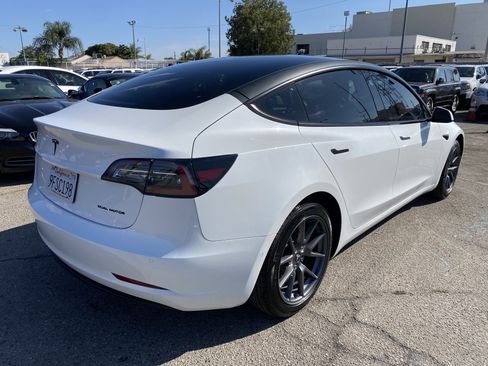 Used 2022 Tesla Model 3 Long Range AWD/4WD image 11