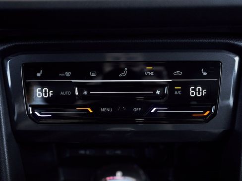 Used 2024 Volkswagen Tiguan SE R-Line image 51