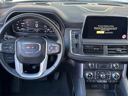 Used 2024 GMC Yukon XL SLT image 14