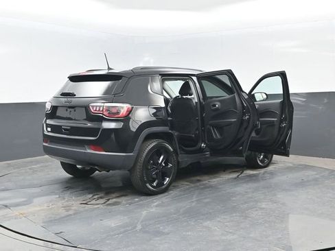 Used 2019 Jeep Compass Latitude AWD/4WD image 28