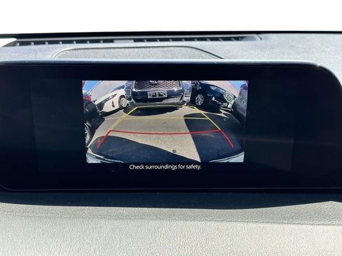 Used 2020 MAZDA MAZDA3 Hatchback w/ Preferred Package FWD image 24