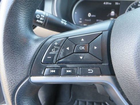 Used 2018 Nissan Kicks SV FWD image 16