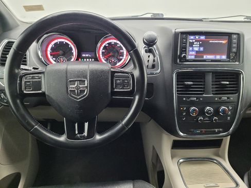 Used 2018 Dodge Grand Caravan SXT image 22
