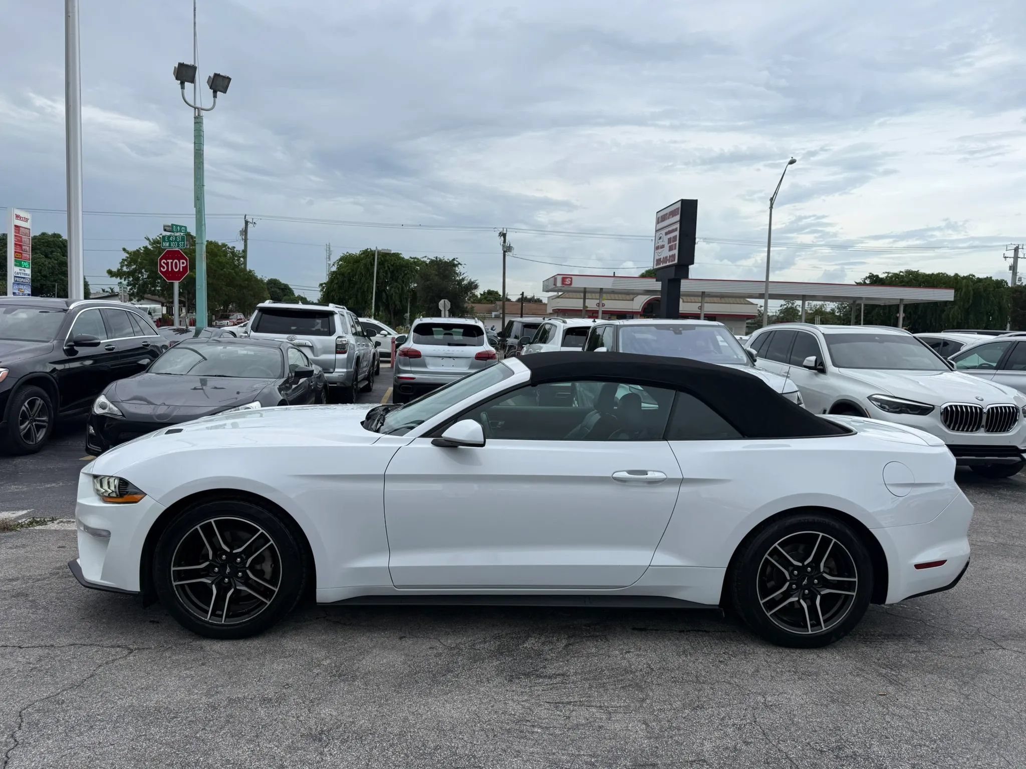 Used 2021 Ford Mustang Premium RWD image 2
