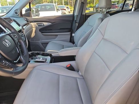 Used 2018 Honda Pilot Touring image 16