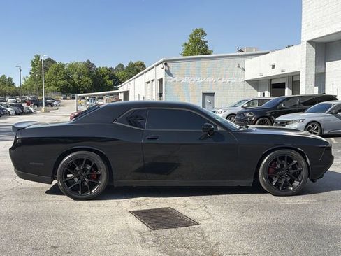 Used 2022 Dodge Challenger GT RWD image 8