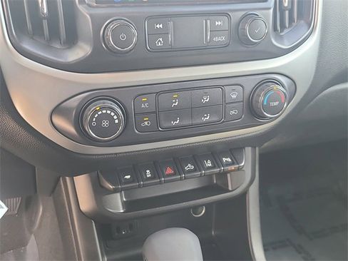 Used 2022 Chevrolet Colorado LT w/ Safety Package image 32