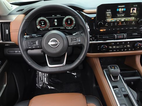 Used 2025 Nissan Pathfinder Platinum w/ Cargo Package FWD image 11