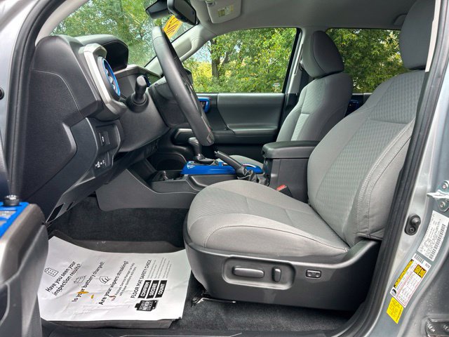 Used 2023 Toyota Tacoma SR5 AWD/4WD image 18