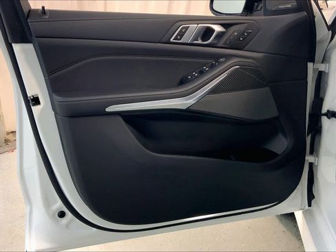 New 2026 BMW X5 M60i image 10