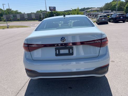 New 2026 Volkswagen Jetta SE FWD image 4