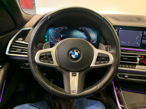 Used 2022 BMW X7 xDrive40i w/ M Sport Package AWD/4WD image 22