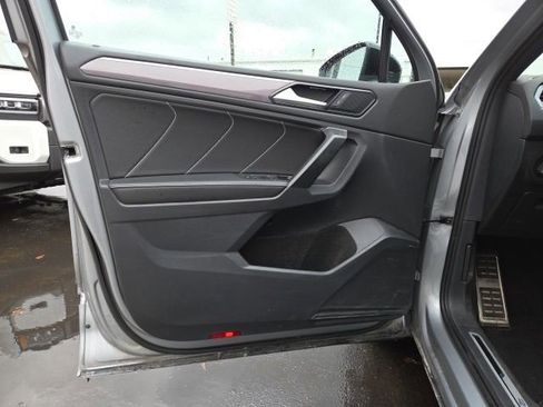 Used 2023 Volkswagen Tiguan SE R-Line image 12