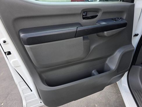 Used 2021 Nissan NV 3500 SV image 22