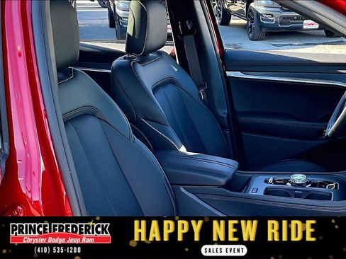 Used 2025 Jeep Wagoneer S Limited image 7