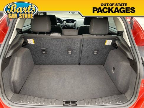 Used 2018 Ford Focus SE w/ Cold Weather Package image 8