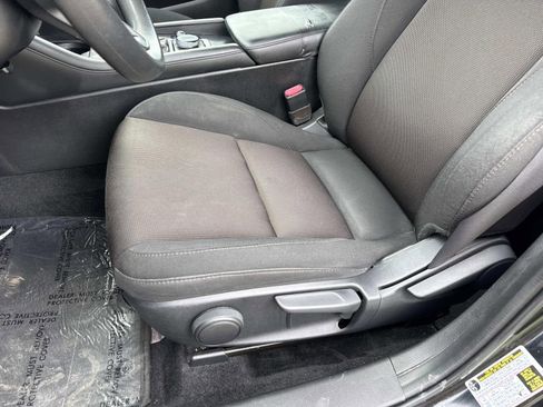 Used 2021 MAZDA MAZDA3 s FWD image 19