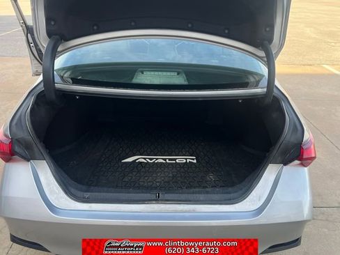 Used 2019 Toyota Avalon XLE w/ Moonroof Package image 21