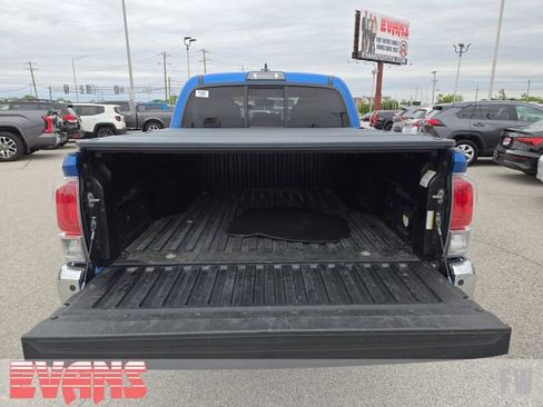 Used 2016 Toyota Tacoma Limited w/ Towing Package AWD/4WD image 33