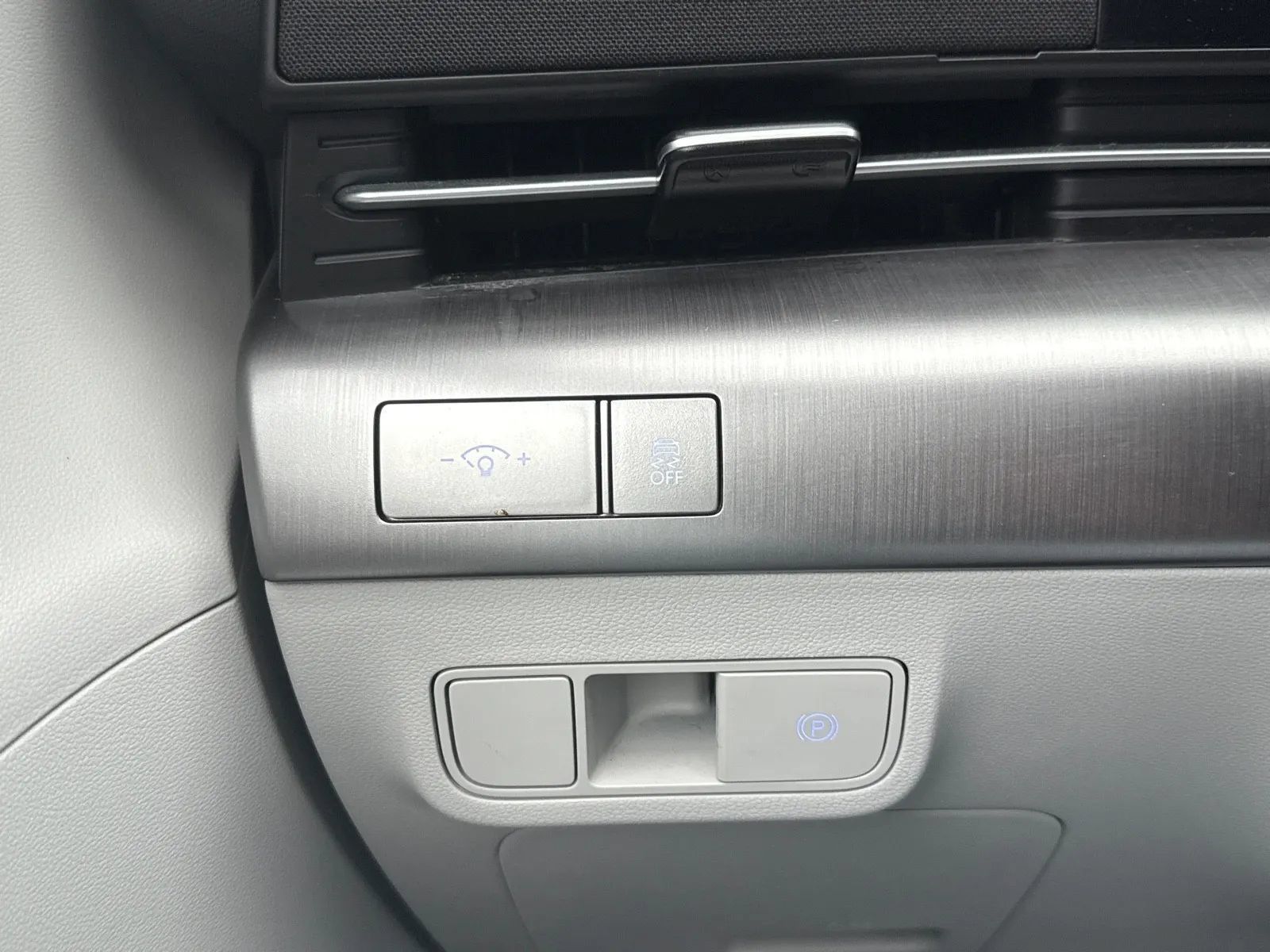 Used 2024 Hyundai Kona SEL FWD image 16