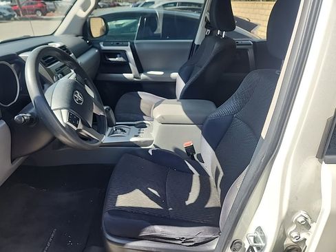 Used 2011 Toyota 4Runner SR5 w/ Convenience Pkg image 7