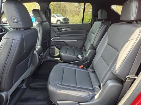 New 2026 Chevrolet Traverse LT w/ LPO, Floor Liner Package image 10