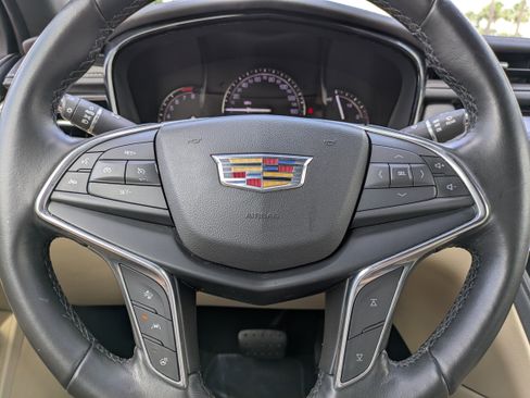 Used 2019 Cadillac XT5 Luxury FWD image 25