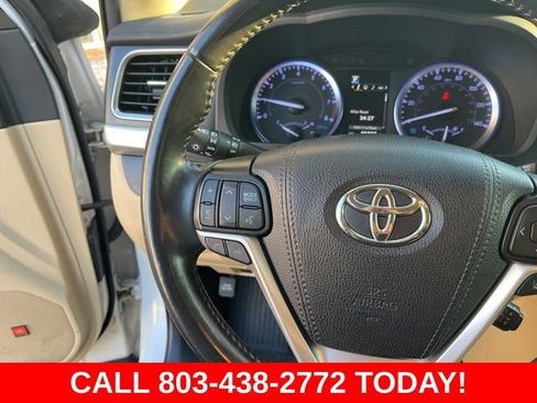 Used 2019 Toyota Highlander Limited image 20