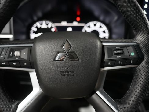 Used 2025 Mitsubishi Outlander SE FWD image 20