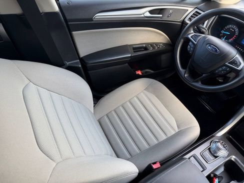 Used 2018 Ford Fusion S FWD image 31