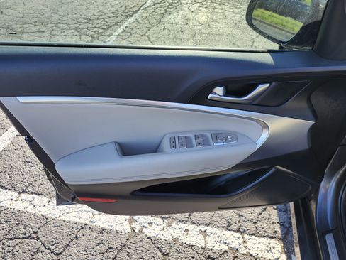 Used 2019 Genesis G70 2.0T Advanced RWD image 26