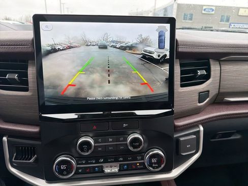 Used 2023 Ford Expedition Max Limited image 9